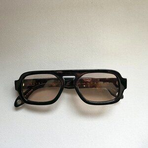 Elisa Johnson Jane Mini in gloss black sunglasses